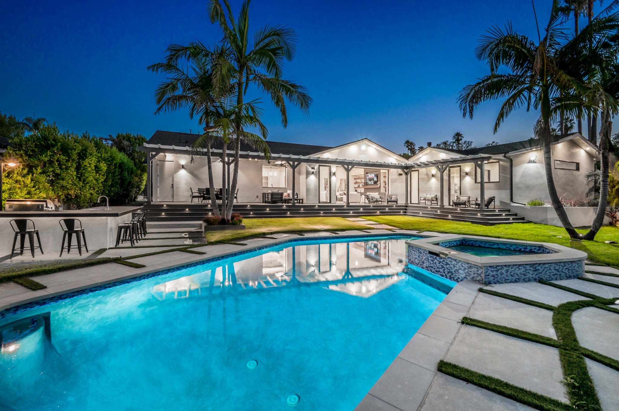 What Homeowners Should Know Before Starting a High-End Renovation in Tampa