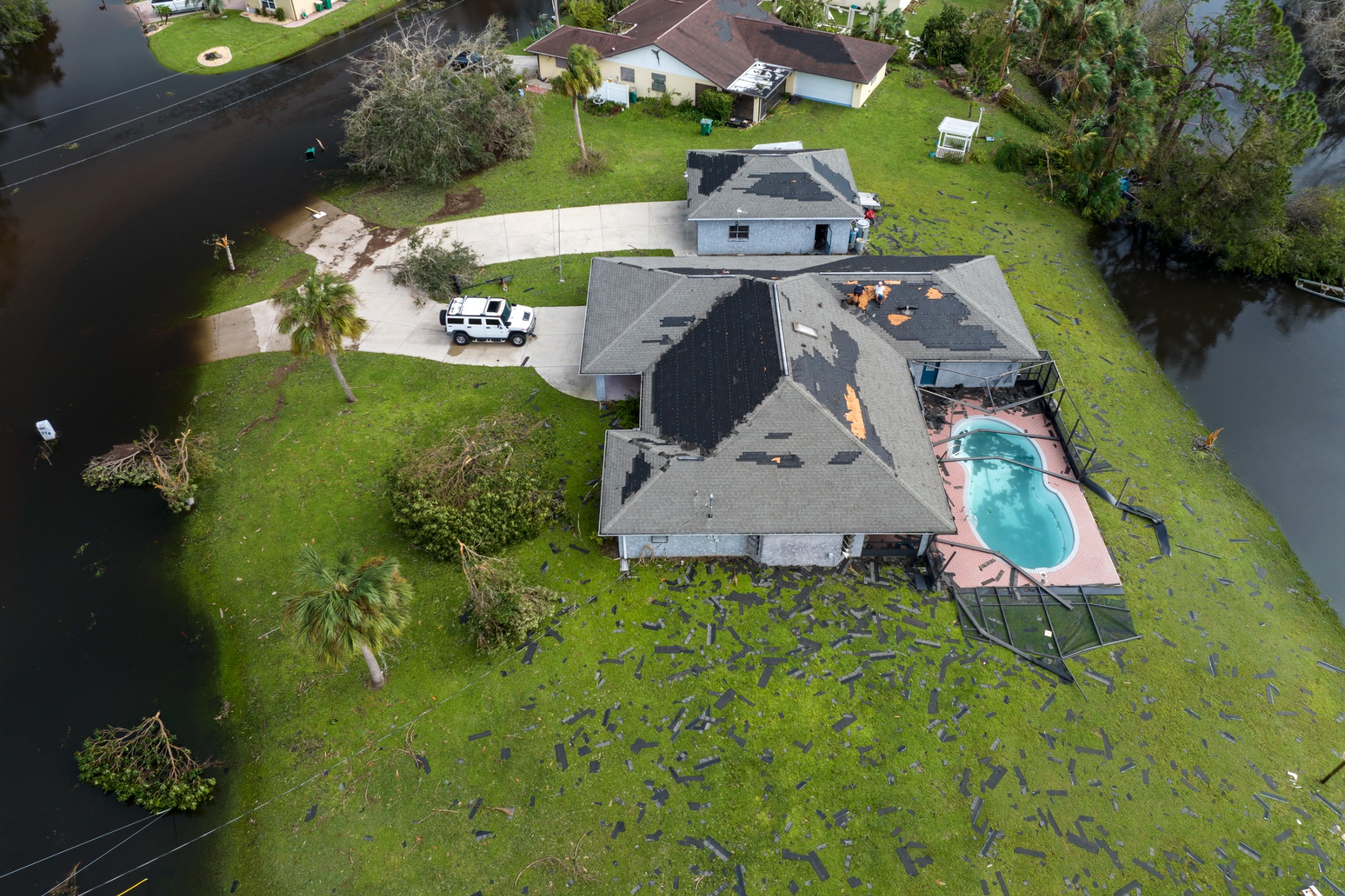 How Insurance Claim Construction Works After Storm Damage in Florida